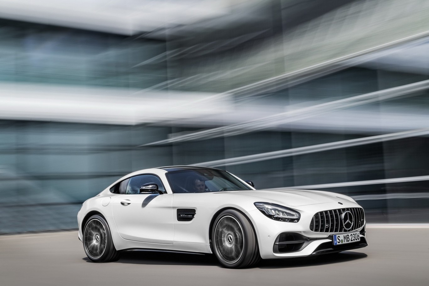 El Mercedes-AMG GT 2020 se muestra más deportivo que nunca, y con un R PRO bajo la manga