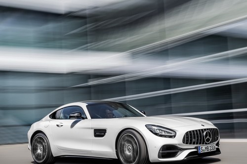 El Mercedes-AMG GT 2020 se muestra más deportivo que nunca, y con un R PRO bajo la manga