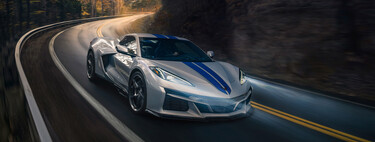 El icónico Chevrolet Corvette se ha vuelto híbrido para correr más, y de paso podría entrar a las ZBE