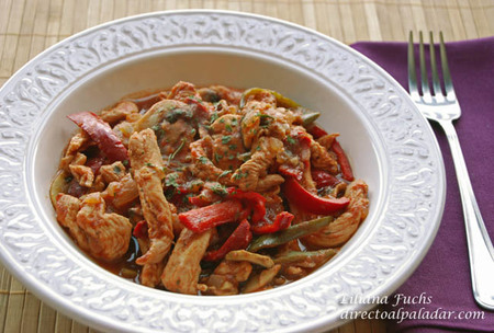 Guiso de pavo con pimientos y champiñones. Receta