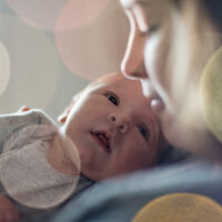 Si tienes un bebé de hasta 24 meses, puede participar en estudios sobre el funcionamiento del cerebro en la Universidad Pompeu Fabra