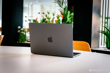 Macbook Pro M5 02