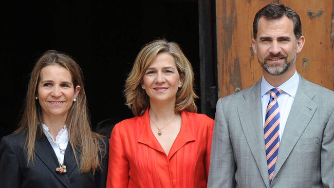 Así es la verdadera relación de Felipe VI con sus hermanas, Elena y  Cristina: doña Sofía ha intervenido