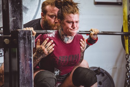 Más fuerza en 2019: te enseñamos a organizar una rutina de fuerza en el gimnasio
