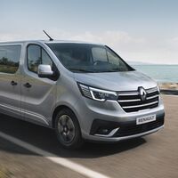 Nuevas Renault Trafic Combi y SpaceClass, dos furgonetas con hasta nueve plazas... o una cama de 1,90 metros