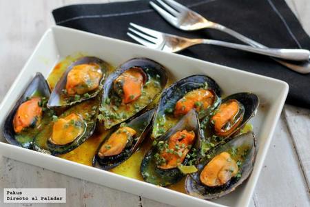 Mejillones con mantequilla y toque hindú. Receta exprés