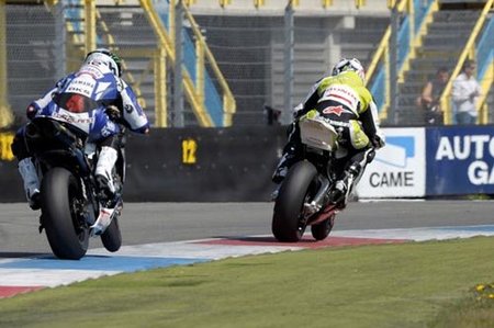 Superbikes Holanda 2010: Podio británico para la primera carrera