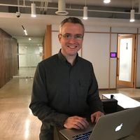 El presidente de Uber dimite tras seis meses en el cargo y ante una crisis a la que no hará frente