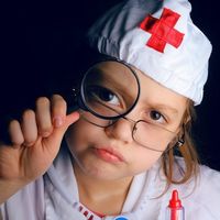 Los niños españoles quieren ser médicos, desean tener a Fernando Simón como jefe y votan por volver al colegio en septiembre