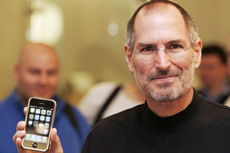 "¿Pero qué demonios?" El día que Steve Jobs se enfadó con una compañía de analytics por revelar el iPad original