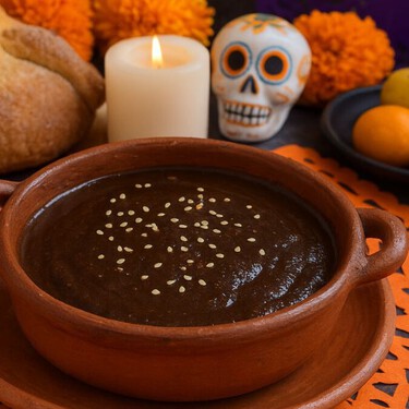 Cómo hacer mole falso para la ofrenda de muertos: con poco presupuesto y para no desperdiciar comida