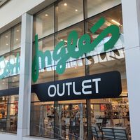 El outlet de El Corte Inglés está liquidando este televisor OLED de Samsung ideal para ver cine: cuesta la mitad 