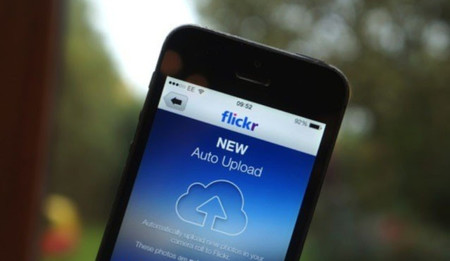 Flickr actualiza su aplicación para iOS 7 con autosubida a resolución completa