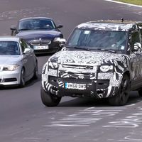 El Land Rover Defender V8 será el Defender más rápido de la historia con más de 500 CV, y ya está rodando en Nürburgring