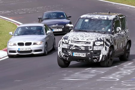 El Land Rover Defender V8 será el Defender más rápido de la historia con más de 500 CV, y ya está rodando en Nürburgring
