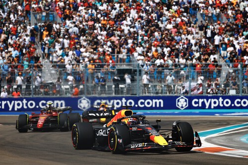 Max Verstappen exhibe superioridad en el debut de Miami y Carlos Sainz vuelve a un podio de la F1