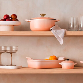 El Corte Inglés baja el precio de las ollas Le Creuset incluyendo esta edición limitada en tono salmón 