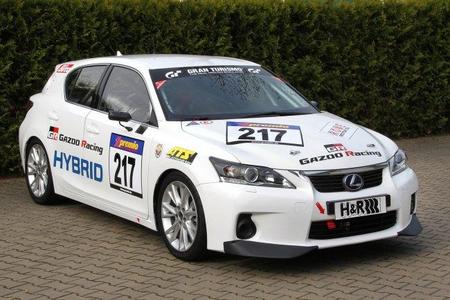 Un Lexus CT 200h en el Infierno Verde