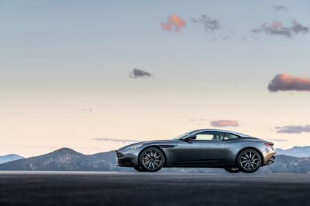Andy palmer, CEO de Aston Martin, inspeccionará en persona los 1.000 primeros DB11 que salgan de fábrica