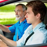 Los jóvenes están perdiendo el gusto por manejar un coche y este estudio lo demuestra