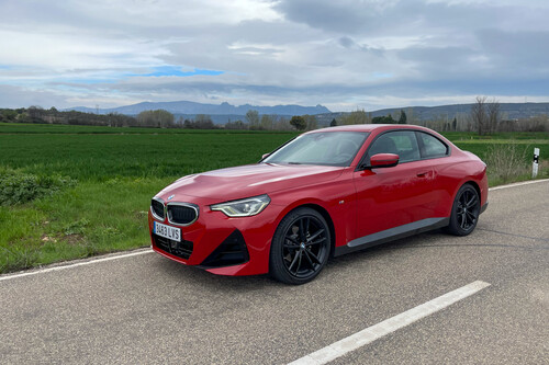 Probamos el BMW Serie 2 Coupé: más grande y tecnológico, pero manteniendo la esencia que lo convierte en un coche único y sin rivales en el mercado