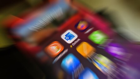 Outlook se prepara para recibir importantes mejoras en iOS y Android: llegan los comandos de voz, respuestas predefinidas y más