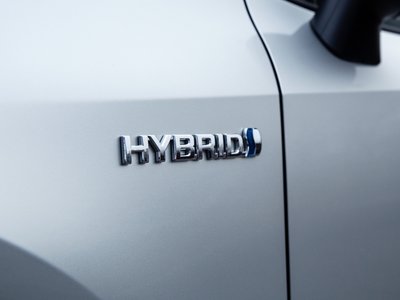 La guía definitiva para distinguir (por fin) entre eléctricos e híbridos 