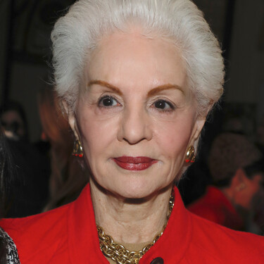Carolina Herrera tiene un truco al que recurre siempre para levantar un look básico sin esfuerzo y sin gastar una fortuna