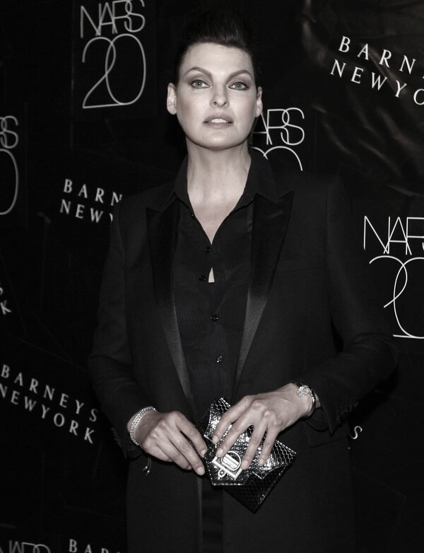 Linda Evangelista, desfigurada y con depresión tras sufrir un rarísimo efecto adverso causado por un tratamiento estético