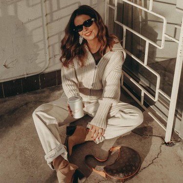 Zara arrasa con los vaqueros blancos ideales para llevar con botas cowboy este otoño 2026 