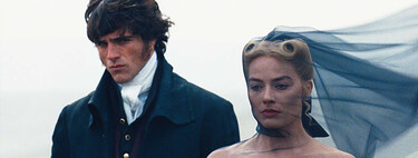 La nueva "Cumbres Borrascosas" esconde un detalle casi imperceptible en su título: la película con Margot Robbie y Jacob Elordi no pretende ser una adaptación fiel