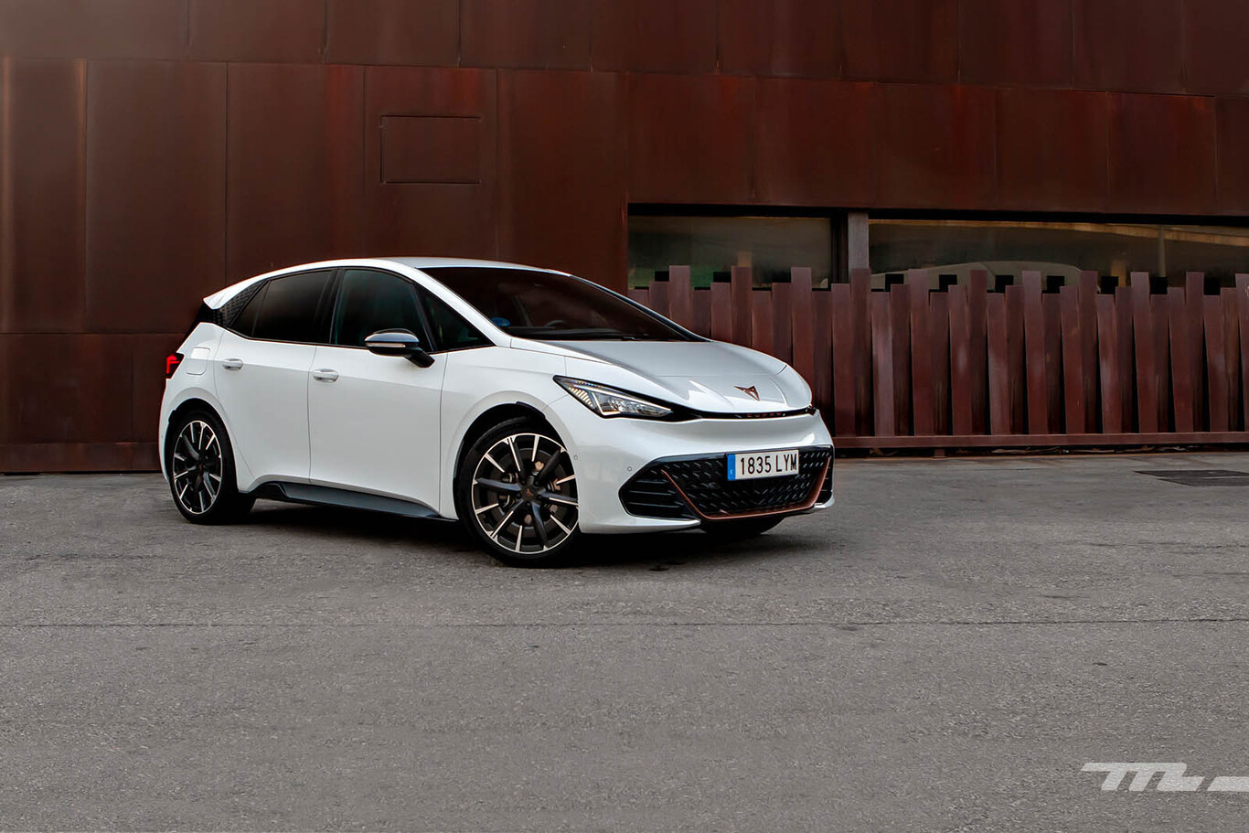 Probamos el CUPRA Born de 231 CV y 77 kWh, el compacto eléctrico que soñaba con ser un deportivo