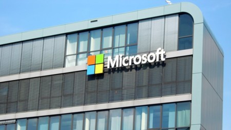 Microsoft se compromete a donar mil millones de dólares en recursos de cloud computing