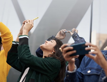 Las activaciones de iPhone establecen nuevos récords por Navidad, asegura Tim Cook en una carta interna