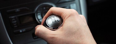 Adiós al cambio automático aburrido en los coches eléctricos: Ford se suma a Toyota, Lexus y Hyundai y patenta una falsa palanca de cambios manual