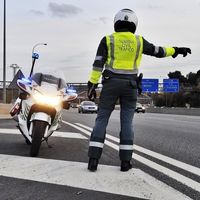 ¡De locos! Le pillan viajando en moto de Madrid a Orense en pleno estado de alarma y da positivo en cannabis