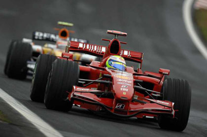 Pole para Massa y problemas para Alonso