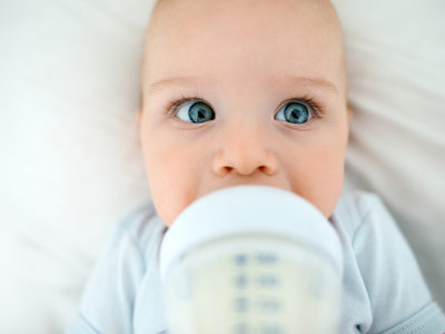 Todo lo que necesitas saber si vas a practicar la lactancia materna diferida 