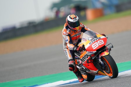 La involución de Jorge Lorenzo: a 14 segundos de la victoria en Catar y a un minuto en Tailandia