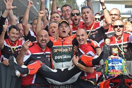 Chaz Davies a la supuesta sugerencia de Dorna: "Voy a correr en moto, no a buscar conflictos"