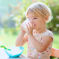 El consumo de leche de vaca no produce mocos