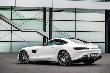 La familia Mercedes-AMG GT 2019 ya tiene precio en España: entre 160.300 y 209.100 euros