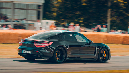Porsche Taycan eléctrico 26 veces de 0 a 200 km/h