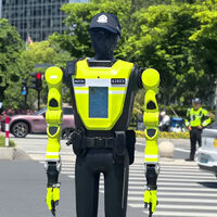 China lleva años jugando a superar la ciencia ficción, pero lo de tener su primer Robocop en las calles no lo hemos visto venir 