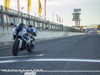 BMW HP4, prueba (conducción en autopista y circuito)