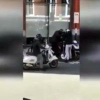 Cómo robar una KTM 990 Supermoto en un minuto y de forma totalmente impune