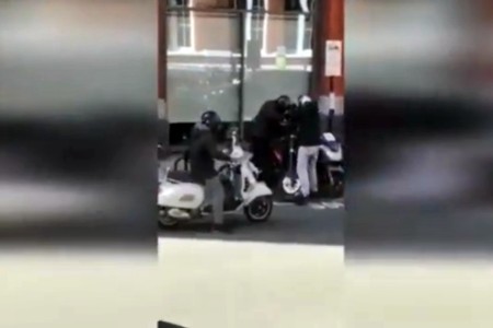 Cómo robar una KTM 990 Supermoto en un minuto y de forma totalmente impune