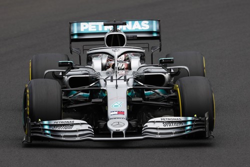 La estrategia de Mercedes le da la victoria a Lewis Hamilton ante un corajudo Max Verstappen