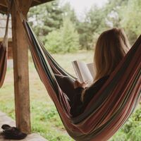 Las mejores hamacas de Leroy Merlin, Amazon o El Corte Inglés para colgar en el jardín y tumbarnos a descansar este verano