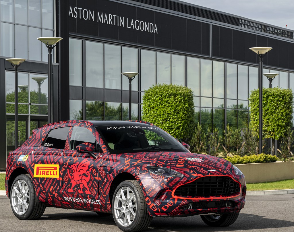 Aston Martin perfecciona todos los detalles para el inicio de producción de su primer SUV: DBX